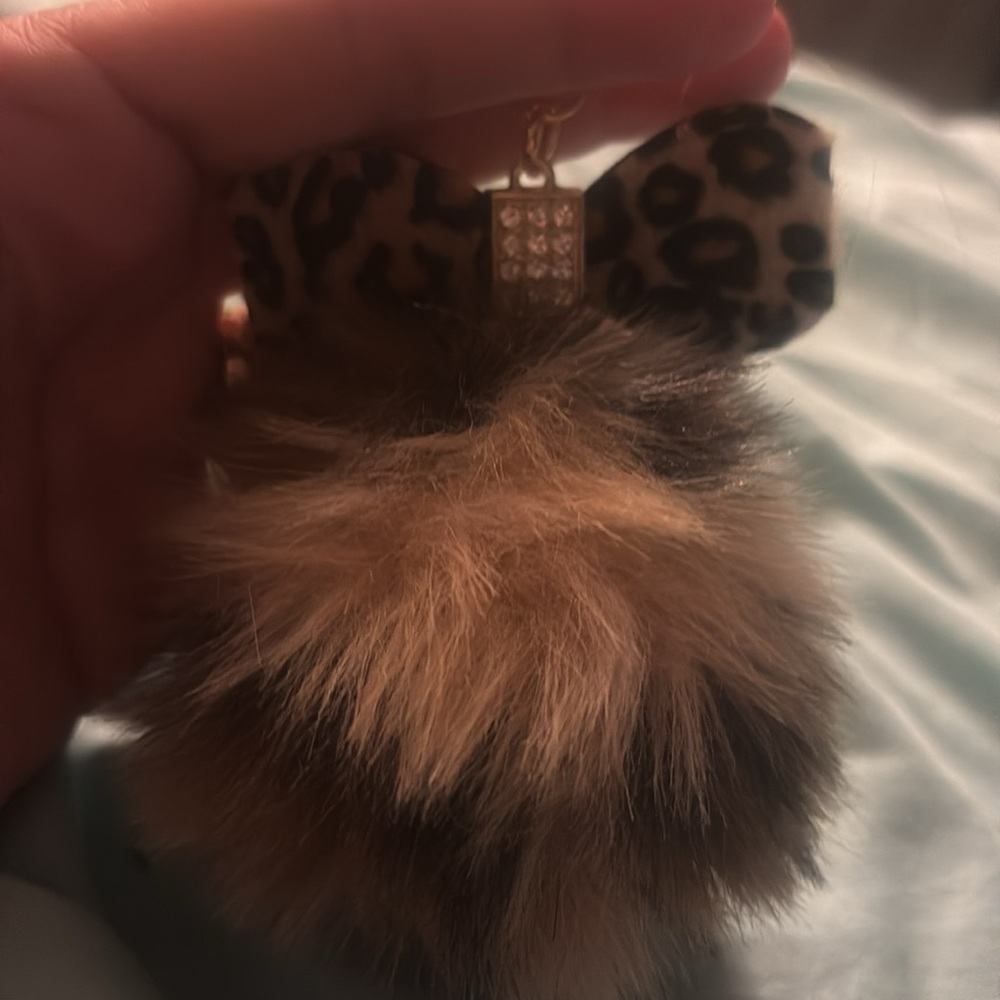 Boutique Leopard Animal Print Pom Pom Bling Bow Bag charm Keychain New - Picture 6 of 7